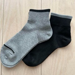 最終値下げ！【未使用】キッズ用　ショートソックス　グレー✖️黒　...