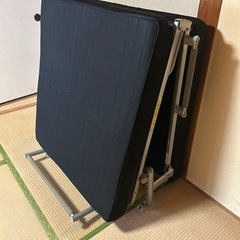 折りたたみベッドソファー