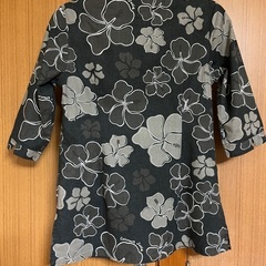 ①かりゆしウェア　Coconut Juice Mサイズ  黒の画像