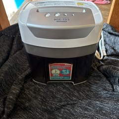 美品　シュレッダ