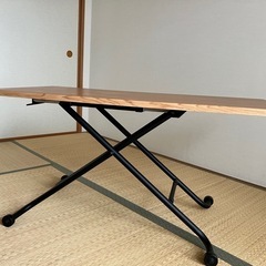 ニトリ　昇降式テーブル