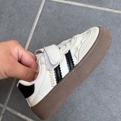 14cm ベビースニーカー
