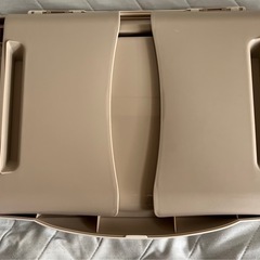 折りたたみテーブルの画像