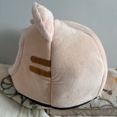 ■猫型ペットベッド 　サイズ:Mサイズの画像