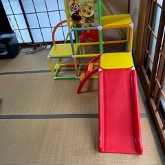 アンパンマンブランコ付きジャングルジムの画像