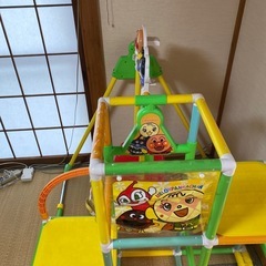 アンパンマンブランコ付きジャングルジムの画像