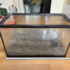 水槽（横幅600ｍｍ×奥行300ｍｍ×高さ360ｍ）