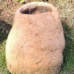 縄文古墳出土の様な、岩石つくばいの様な、独特なデザインの陶器植木...