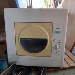東芝乾燥機　ED-D30S1