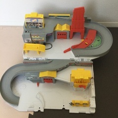 Hot Wheelsコースとトミカやhot wheelsなどミニカー