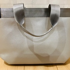 【新品】バック　シルバー