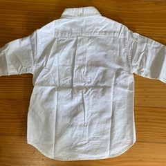 UNIQLO 白シャツ　キッズ　110㎝の画像