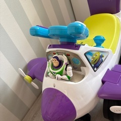 バズナイトイヤー　乗り物の画像