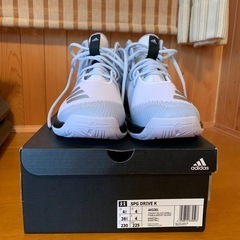 adidasバスケットシューズ23㎝未使用　自宅保管品の画像