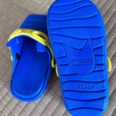 未使用品　可愛い豚風サンダル18cmの画像