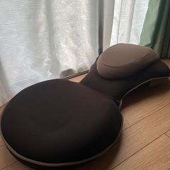 背筋も伸ばせる座椅子の画像