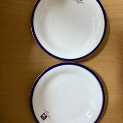 GIVENCHYの皿