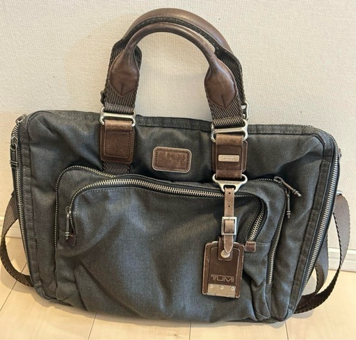 TUMI グレー キャンバス ビジネスバッグ