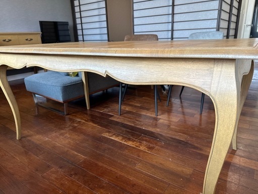 ダイニングテーブル