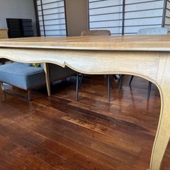 ダイニングテーブル