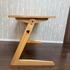 【無料】木製Z型サイドテーブル（使用感あり／ガタつきあり）