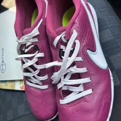 NIKE フットサルシューズ