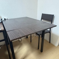 ダイニングテーブル&椅子1脚の画像