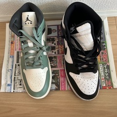 【黒タグ付新品未使用品】大人気‼︎AIR JORDAN 1  MID　完売品　人気カラーの画像