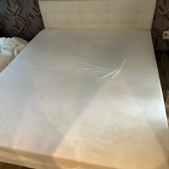 クイーンベッド　マットレス付き