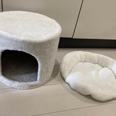 キャットタワーの一部パーツ　猫用ハウス、猫用ベッドの画像