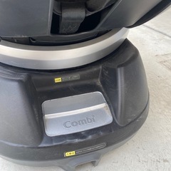 Combi 回転式チャイルドシート CB-UTC の画像