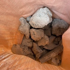 コンクリート片　コンクリート壊したもの　ブロック