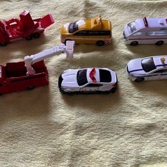 トミカのミニカー🚑🚒🚕🚎