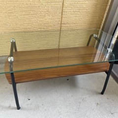 ガラステーブル