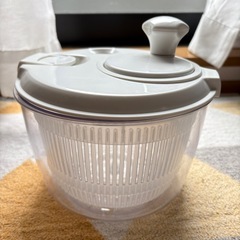 【野菜水切り器☆軽量☆回すだけ☆】