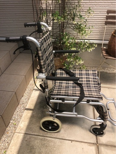車椅子　折りたたみ車椅子