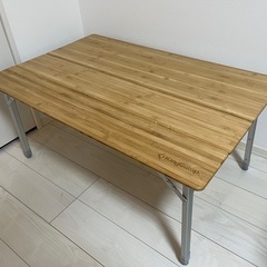 キャンプテーブル　折り畳み式