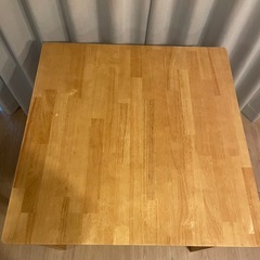 ダイニングテーブルの画像
