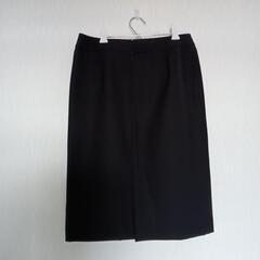 厚手黒タイトスカートの画像