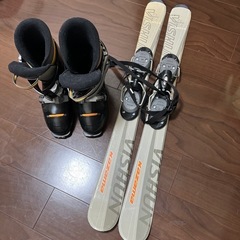 ショートスキーとスキー靴