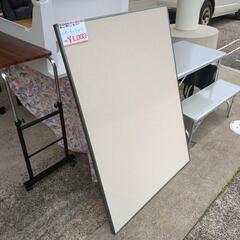 掲示ボード◆掲示板◆ コクヨ ベージュ◆事業者などの階段とかにどうぞ(^^♪◆在庫4枚 オフィスにいかがでしょうか。 【こちらは店舗です。浜村鹿野温泉ICから3分 買取本舗 宮本リサイクル 営業時間9～19時 定休日水曜のみ←連絡できませんm(_ _)m】の画像