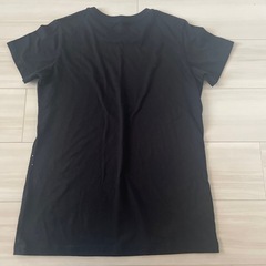 UNIQLO Tシャツの画像
