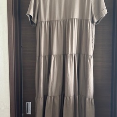 PLSTワンピース（カーキー色）