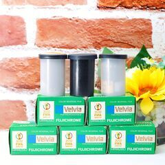 【全国送料無料】✨期限切れ未使用✨富士フイルム FUJICHROME Velvia 50✨36枚撮✨　Kodak GOLD 400　Kodak GOLD 100の画像