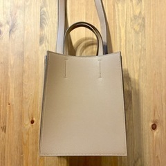 【未使用品★】UNIQLO レザータッチスクエアショルダーバッグの画像