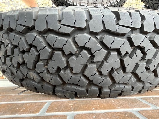 ジムニー　タイヤ•ホイール　215/85R16 バリ溝！