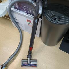 Dyson サイクロン式掃除機 DC63  ボールモーターヘッド 動作確認済！【こちらは店舗です。浜村鹿野温泉ICから3分 買取本舗 宮本リサイクル 営業時間9～19時 定休日水曜のみ←連絡できませんm(_ _)m】の画像