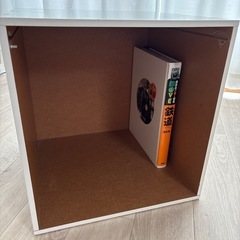 35cm×35cm　白いラックの画像
