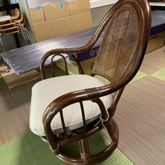 天然籐　回転チェア　コメリ製　中古の画像