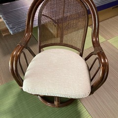 天然籐　回転チェア　コメリ製　中古の画像